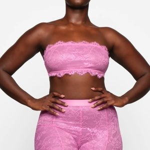 BNWT SKIMS Lace Bandeau